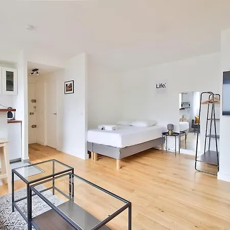 Modern 1br Flat Near Sacre-coeur And Gare Du Nord Apartment Paris