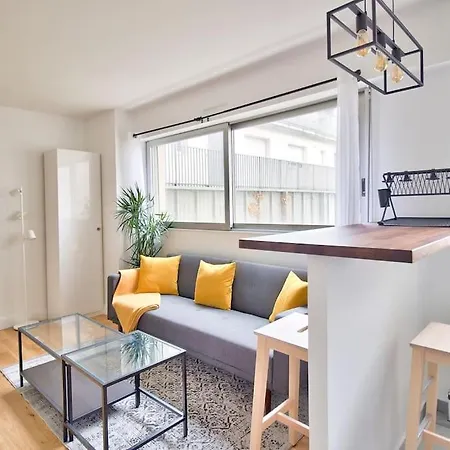 Apartment Modern 1br Flat Near Sacre-coeur And Gare Du Nord Paris