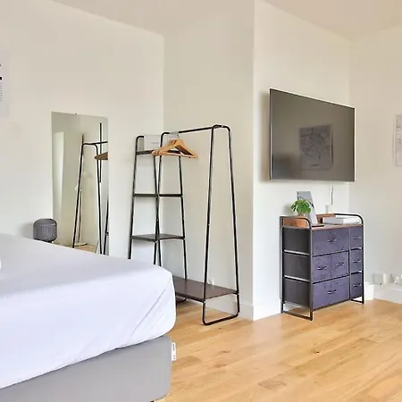 Modern 1br Flat Near Sacre-coeur And Gare Du Nord Paris
